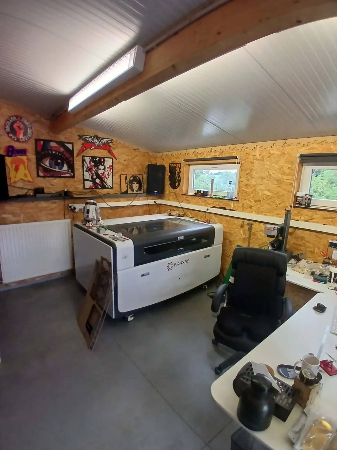 Machine de découpe laser CO2 de l'atelier LASERAM