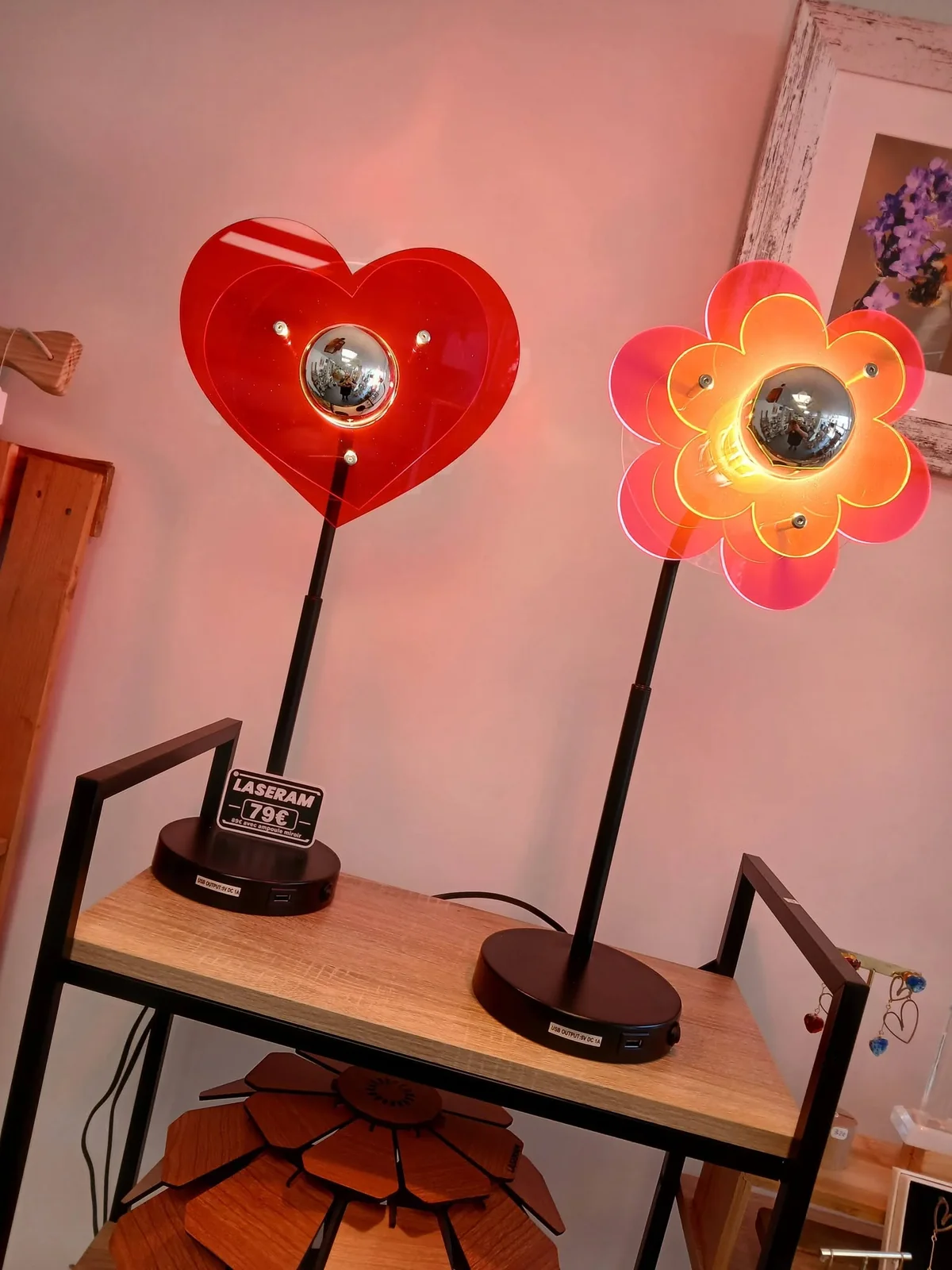 Lampes cœur et fleur en plexiglas